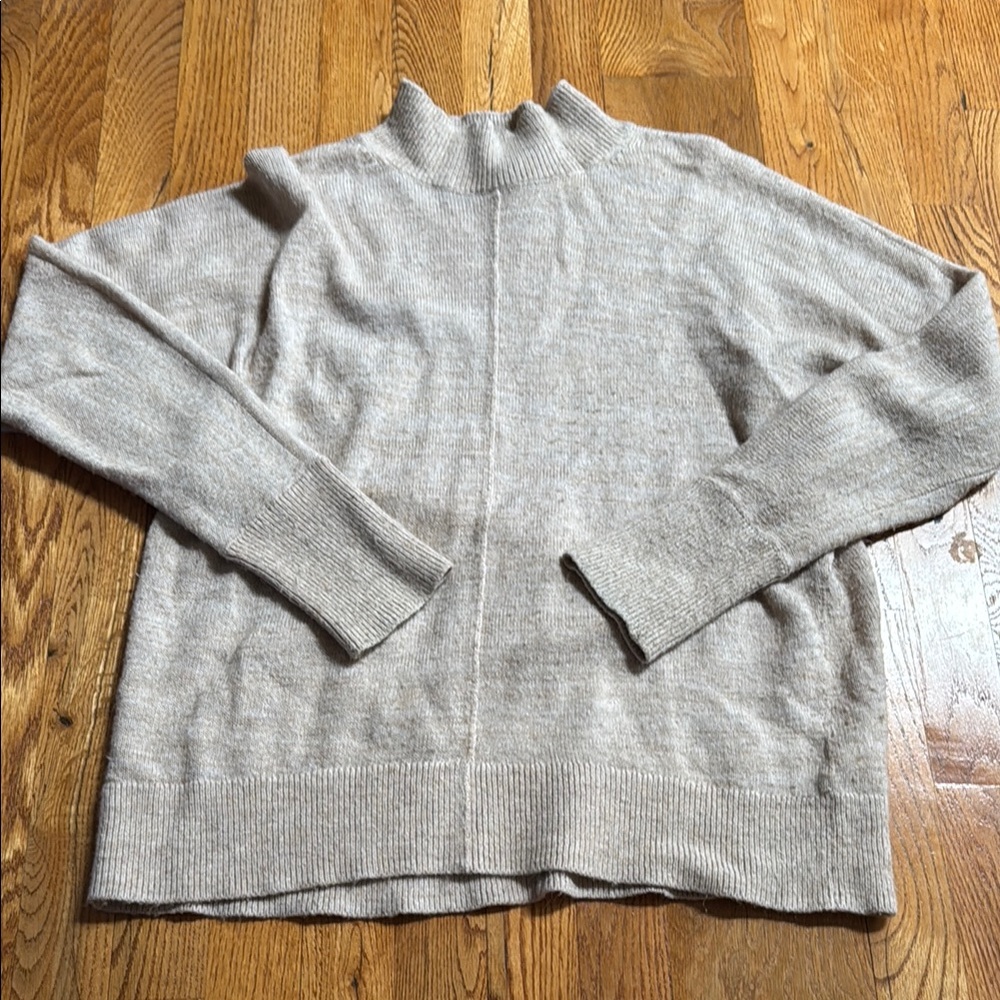 Banana Republic oatmeal/tan mock neck sweater size M